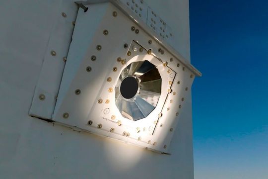 Solar-Receiver von Synhelion im DLR-Multifokus-Solarturm (Bild:  Synhelion)