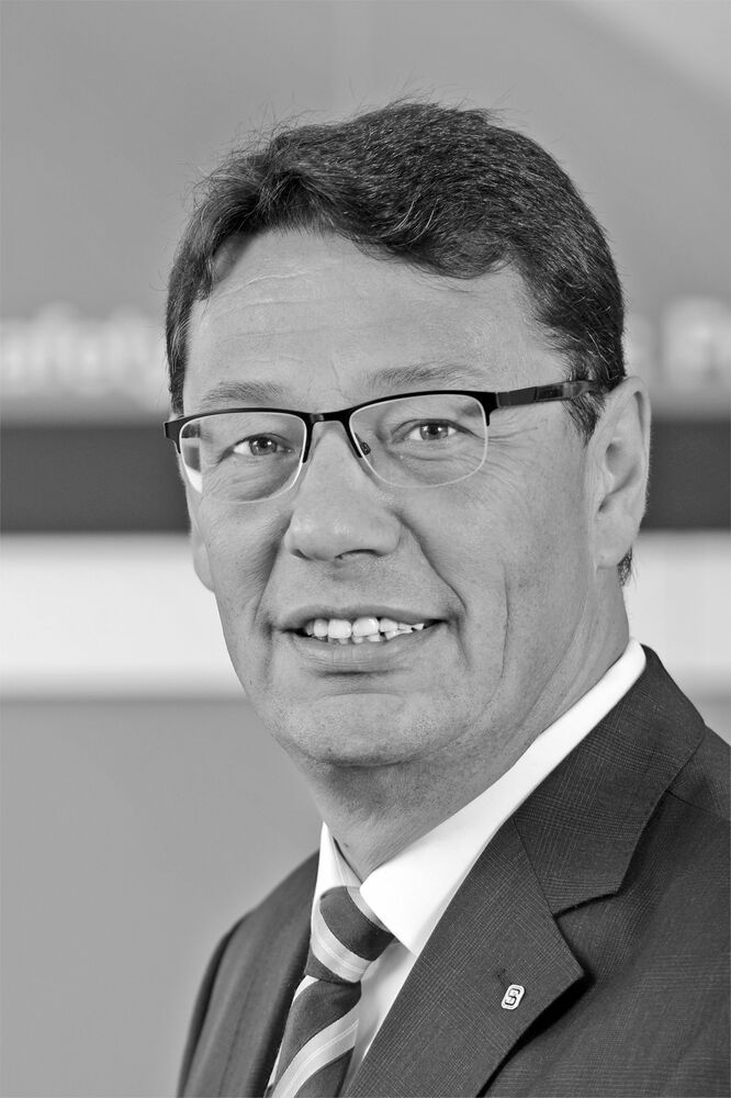 Frank Schmidt: Leiter Normen-, Gremien- und Verbandsarbeit,  K.A. Schmersal GmbH & Co. KG 