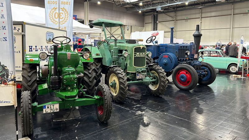 Auch die Landmaschinenfraktion trug ihren Teil zum Techno Classica Salon bei. (Bild: Diehl – VCG)