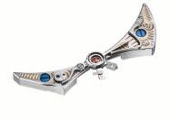 Finissierte und handwerklich gravierte Unruhbrücke.  (Bild: Junghans)