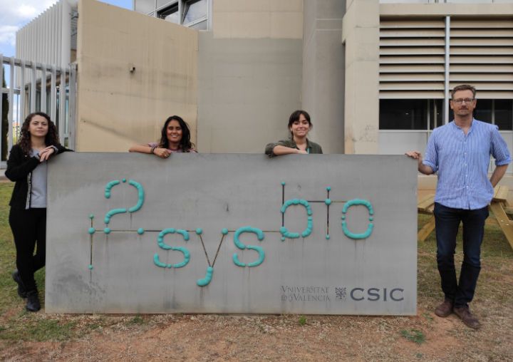 The research team at I2SysBio: (L-R) Leila Satari, Alba Guillén and Àngela Vidal-Verdú. (Institute of Integrative Systems Biology   )