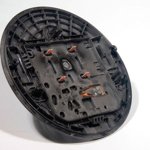 Zu einer kostengünstigen Bauteillösung trägt auch der hohe Grad an Funktionsintegration bei. So sind in den Modulflansch per Spritzguss neben den Kupferkontakten Aufnahmen für die Elektronik und den Lüftermotor sowie Befestigungselemente integriert.