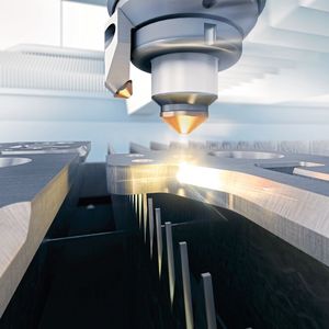 Live im Customer Center: die Highlight Option EdgeLine Bevel - Schweißkantenvorbereitung bereits auf der Laserflachbettmaschine.(Bild:  Trumpf)