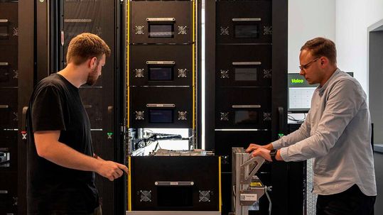 Für Zulieferer gewinnt Softwarekompetenz immer mehr an Bedeutung.(Bild:  Valeo)