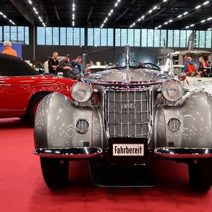 Vorkriegsoldtimer werden heute weniger nachgefragt, folglich sinken deren monetäre Werte. Doch das gilt nicht für alle Fahrzeuge. Dieser Wanderer W25 ist selten und nach wie vor teuer. Er verlangt nach einem auf die Marke spezialisierten Sachverständigen und nach einem langen Wertgutachten.(Bild:  Peter Diehl)