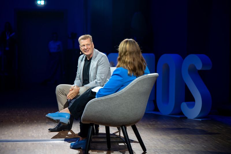 Ionos-CEO Achim Weiss sprach auf der Bühne über die deutschen KI-Chancen. (Bild: © Dieter Düvelmeier - Keine Rechte an Dritte!)