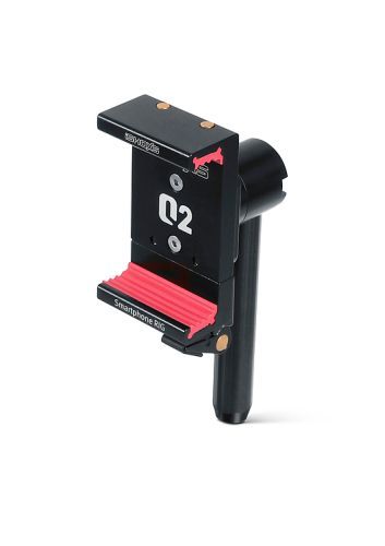 Red Dot Produktdesign 2018: iSHOXS Smart Rig Q2 von Tormaxx, Deutschland: Angesichts von immer leistungsfähigeren Smartphone-Kameras ist eine angepasste Fotoausrüstung nötig, um alle Möglichkeiten der Smartphone-Fotografie auszuschöpfen. Die Smartphone-Halterung iSHOXS Smart Rig Q2 wurde speziell für diesen Fall entwickelt. Das eigenständig gestaltete Produkt sichert das Smartphone dank Schnellverschluss bei der Perspektivauswahl, während ein 90-Grad-Schaltwerk den schnellen Wechsel vom Quer- zum Hochformat ermöglicht.  Begründung der Jury: Dank seiner konsistenten Formgebung und leichten Handhabung macht der iSHOXS Smart Rig Q2 die professionelle Smartphone-Fotografie jedermann zugänglich.  (Bild: Red Dot/Tormaxx)