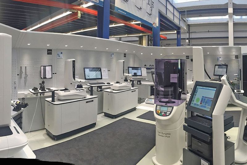 Ähnlich dem neuen Vorführzentrum in Bielefeld gestaltet Haimer auf dem EMO-Messestand einen «Toolroom», der den gesamten Prozess der Werkzeugspannung und -voreinstellung abbildet. (Haimer GmbH)