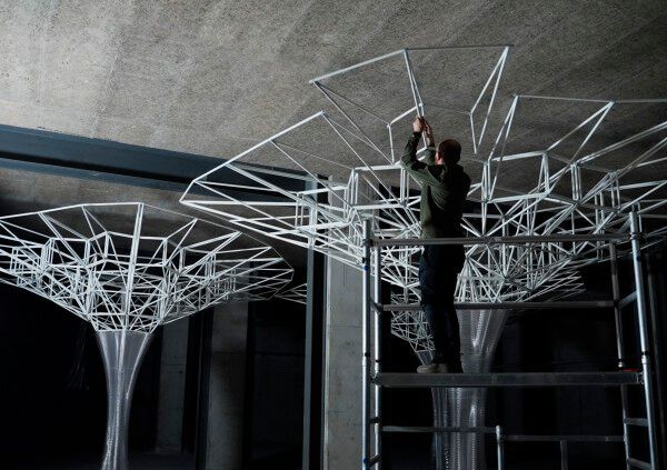 Prōtóplasto, eine ultraleichte Installation der ETH Zürich, nutzt innovative AM-Technik für die Extrusion großer hohler Polymerkugeln mit rekordverdächtiger Baurate. (Bild: 3DPC)