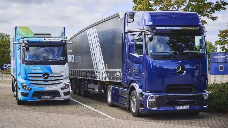 Rein elektrisch angetriebene Lkw werden von vielen Flottenbetreibern in Europa mittlerweile als wirtschaftlicher im Vergleich zu Diesel-Lkw eingestuft.(Bild:  Daimler Truck)