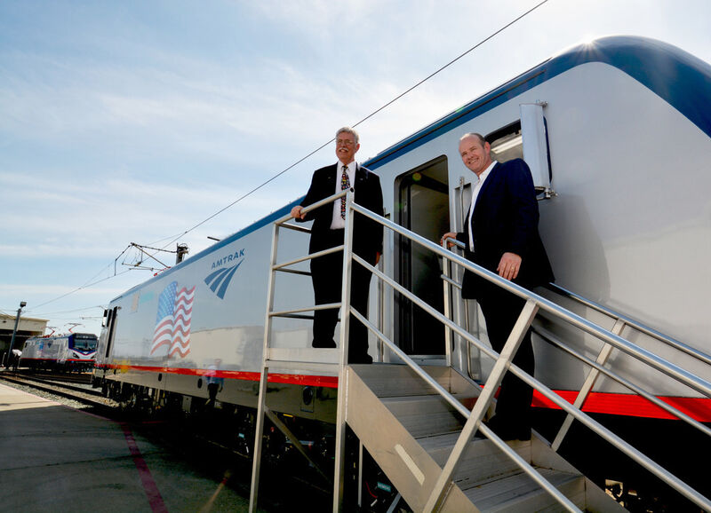 Besichtigungstour: Amtrak-Chef Joseph Boardman und Siemens-Manager Michael Cahill (v.l.) (Siemens)
