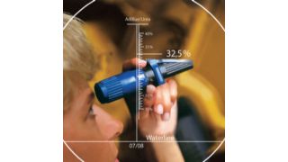 Mit dem Refraktometer RFM 03_AdBlue kann man den Zustand von AdBlue ermitteln. (Archiv: Vogel Business Media)