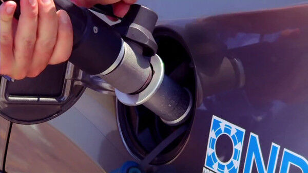 ... um zum Beispiel Elektroautos anzutreiben oder Häuser mit Energie zu versorgen. (Markus Shwartz)