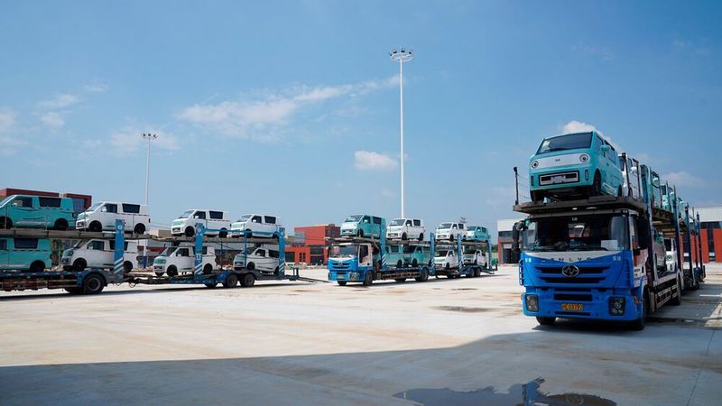 Auslieferung von Juzhens Transporter in China - dort rollen sie bereits vielerorts durch Städte.  (Juzhen)