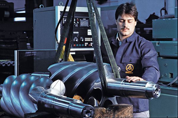 Zu allen Zeiten war Sorgfalt in der Produktion wichtig. (Bild: Aerzener Maschinenfabrik)