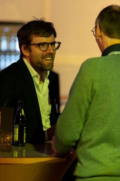 So manche feierten bis spät in die Nacht. (Bild: Vogel Communications Group / Human)