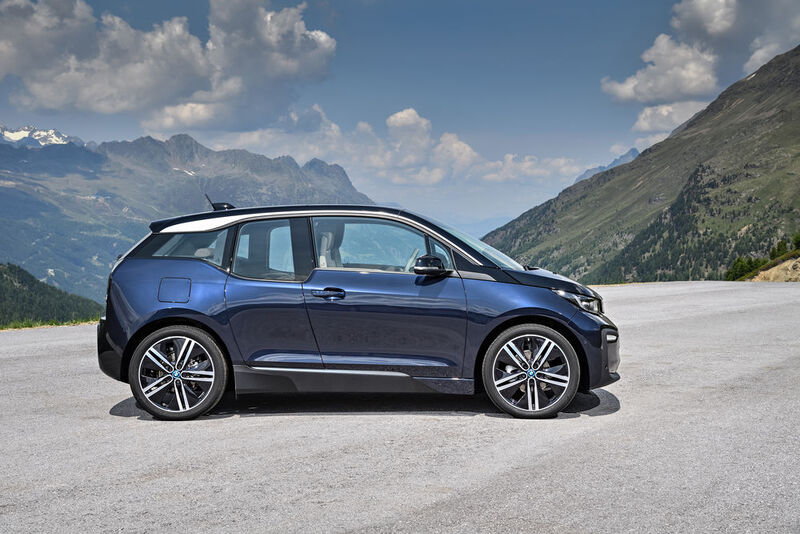 Künftig ist der i3 nur noch mit einer 11 kWh-Batterie erhältlich, die eine theoretische Reichweite von 300 Kilometern ermöglicht. (Bild: BMW)