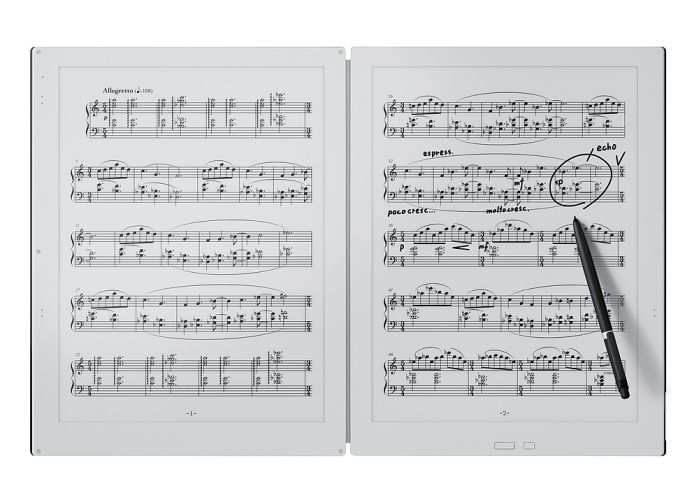 Red Dot Produktdesign 2018: Digitale Partitur GVIDO von Terrada Music Score, Tokyo, Japan – Dieses innovative Produkt gibt Partituren auf elektronischem Papier wieder. So wird das Licht von dem dualen 13,3”-Display nicht reflektiert. Der Farbton von Einfassung und gummierten Scharnieren ist auf den Bildschirm abgestimmt. Mittels dreier Infrarot-Berührungstasten oder optionalem Fußschalter wird geräuschfrei zwischen den Seiten gewechselt. Notizen können mit einem Eingabestift hinzugefügt oder gelöscht werden. Der interne Speicher nimmt bis zu 100 Setlisten und 4.000 Partituren auf. Das Gerät ist nur 6 mm dick und wiegt etwa 660 Gramm. Seine Konstruktion schützt gegen Stöße und vor Hitze. Begründung der Jury: Als besonders praktisch erweist sich Gvido bei windigen Bedingungen im Freien. Alle Funktionen sind ideal auf die Bedürfnisse von Musikern abgestimmt.  (Bild: Red Dot/Terrada)