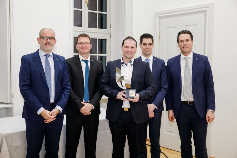 Unter anderem erhielten die Goldene Plakette (Kategorie 1) das Autohaus Hellwig KG/Hoyerswerda, ... (Claudia Jacquemin)