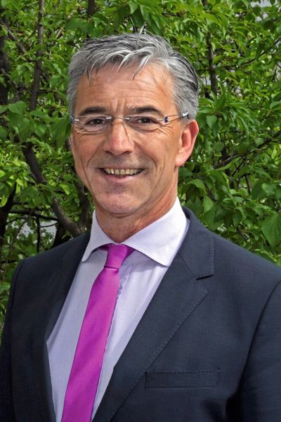 Im Amt bestätigt: Josef May, Geschäftsführer der Silhouette Deutschland GmbH, wurde am 13. September auf der Spectaris- Mitgliederversammlung als Vorsitzender des Industrieverbandes wiedergewählt. Somit bleibt May für weitere zwei Jahre an der Spitze des Verbandes der deutschen Hightech-Industrie. (Wolfgang List / Spectaris)