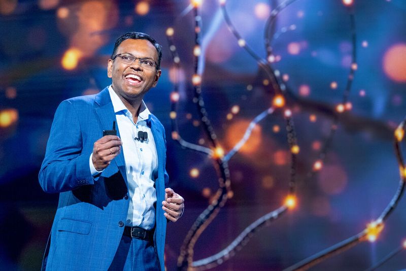 Swami Sivasubramanian, VP for Agentic AI während seiner Keynote (Bild: Noah Berger)