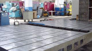 Bild 6: Selbst eine 2,5 Meter lange Maschinenbettverlängerung liegt drin.  (Bild: Peter Springfeld)