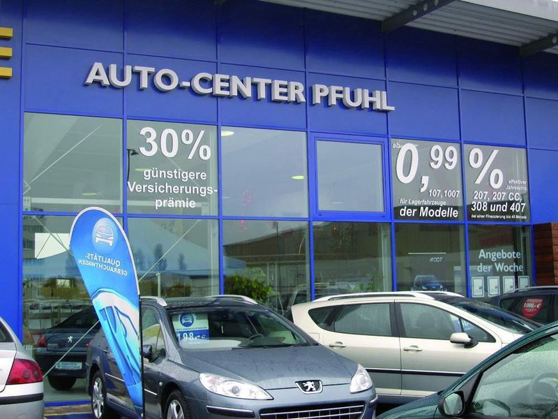 Das Peugeot-Autohaus Pfuhl in Bitterfeld ist Pilothändler für das neue Nutzfahrzeuggebrauchtwagen-Programm des Importeurs. (Archiv: Vogel Business Media)