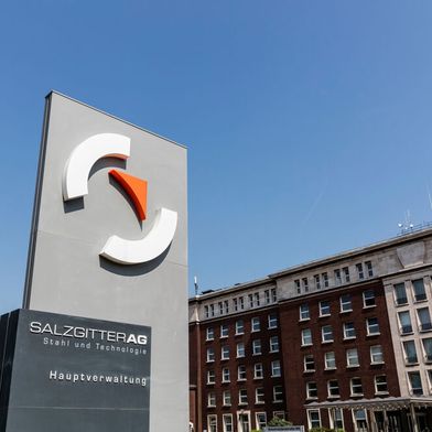 Die deutschen Stahlkonzerne leiden unter diversen Problemen. Jetzt hat die Salzgitter AG infomiert, dass man die Planungen etwas vorsichtiger angeht ... (Bild: Salzgitter)