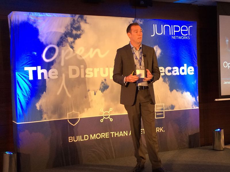 James Morgan, Vice-President Sales UK & Ireland, schlägt die Brücke von der weltweiten Betrachtung nach Europe. (VIT / Donner)