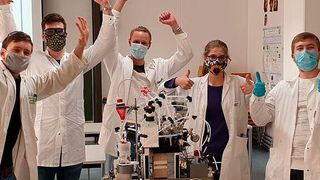 Das Chemcar der „Salzigen TUK Cars“ präsentiert den ersten Einsatz einer Säure-Base Flussbatterie als Antriebsquelle in einem Fahrzeug und feiert zugleich die Premiere der Technischen Universität Kaiserslautern beim Chemcar-Wettbewerb.  (Martin Bubel / Chemcar-Team TU Kaiserslautern )