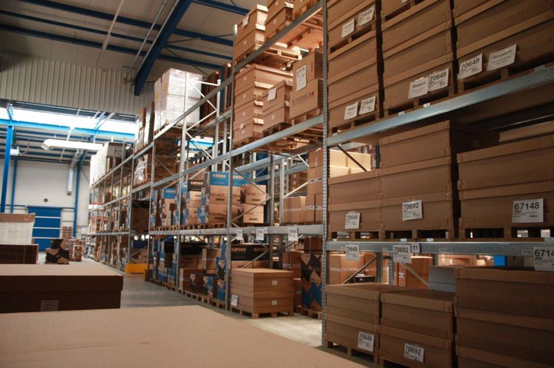 Rund 1.200 PCs in 45 verschiedenen Konfigurationen hat Extra Computer ständig griffbereit auf Lager, so dass diese möglichst noch am Tag des Auftragseinganges verschickt werden können. (IT-BUSINESS/Sarah Maier)