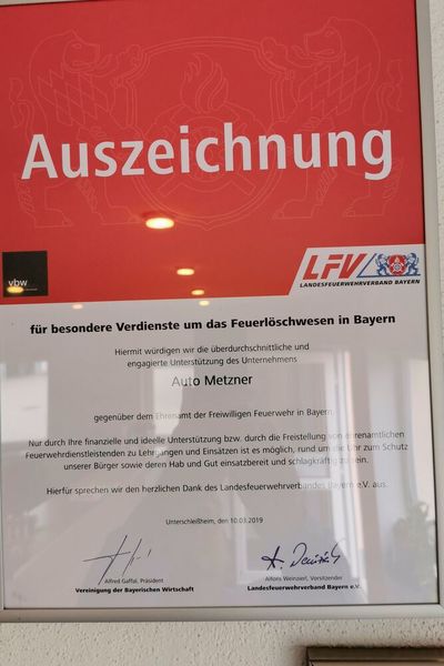 Nicht nur in Sachsen brennt es gelegentlich: Auto Metzner unterstützt selbstverständlich die Freiwillige Feuerwehr! (Holz / »kfz-betrieb«)