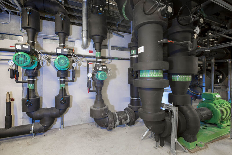 Alle Heizungs- und Kühlwasseranlagen im Technikraum wurden mit Wilo-Produkten ausgerüstet. (Bild: Helmut Mitter)
