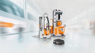 Zusammenspiel der automatisierten Serienfahrzeuge in der Intralogistik: Schmalgangstapler MX-X iGo, Hochhubwagen EXV iGo und  mobile Roboter wie der ACH iGo. (Bild: Still)