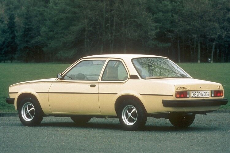 Die Zweitür-Variante des Ascona B aus dem Jahr 1980. (Foto: Opel)
