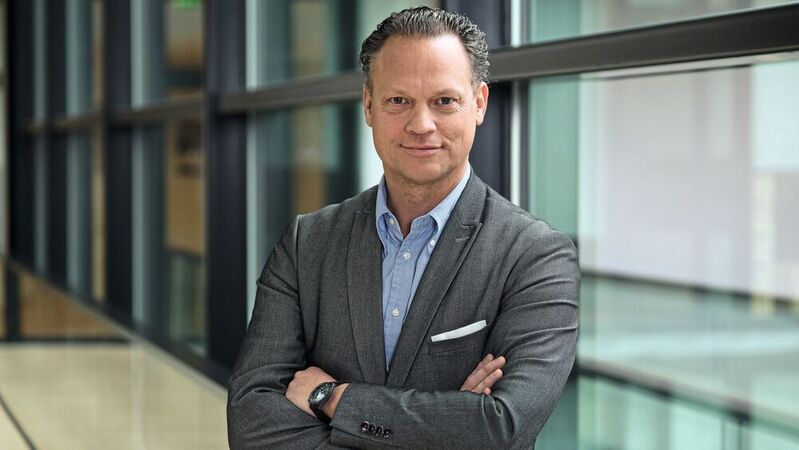 Für Jascha Bräuer, bei Santander Deutschland verantwortlich für Autobörse.de, steht in diesem Jahr im Fokus, die Plattform transaktional zu machen – das heißt Händlern Onlineverkäufe inklusive Finanzierungen zu ermöglichen.