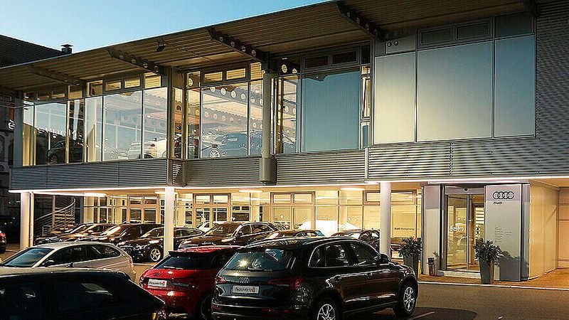Das Autohaus Nouvertné gehört künftig zur Gottfried-Schultz-Gruppe. Im Bild: das Autohaus Nouvertné am Wasserturm in Solingen(Bild:  Autohaus Nouvertné)