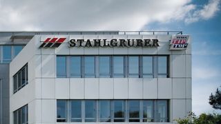Stahlgruber-Zentrale in Poing bei München: Stärkung des Ersatzteilgeschäfts. (www.kaessmannphotography.com)