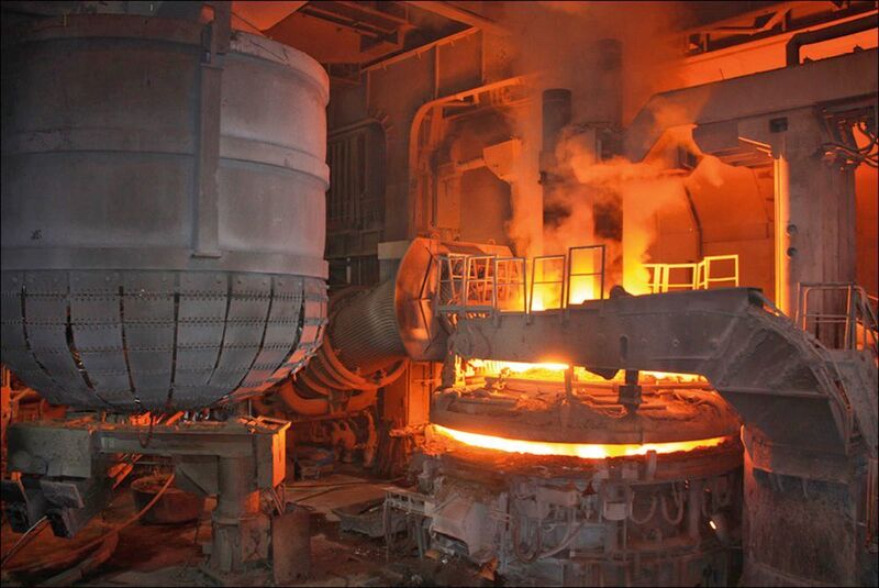 Im Elektrolichtbogen-Ofen schmilzt Swiss Steel, ein Schwesterunternehmen von Steeltec, den Rohstoff für die ETG- und HSX-Blankstahlprodukte.  (Swiss Steel)