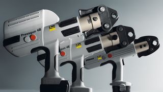 Die neue Generation der Viega-Presswerkzeuge, die Pressguns 4E und 4B, steht für kompaktere Bauweise und einfacheres Handling. (Archiv: Vogel Business Media)