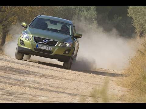 Der noch taufrische Volvo XC60 fährt in der Drive-Version nur mit Frontantrieb, ebenso wie der... (Archiv: Vogel Business Media)