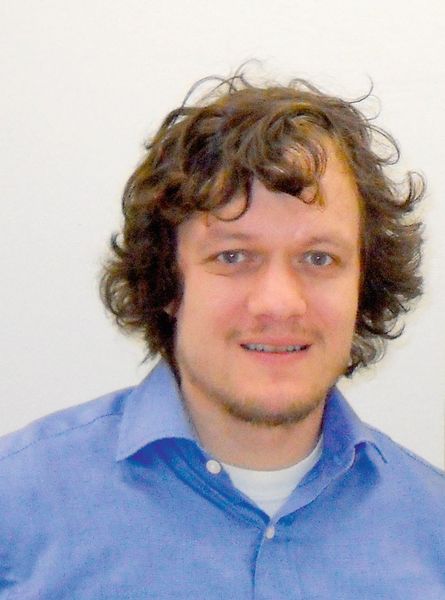 Robert Kuschmierz, wissenschaftlicher Mitarbeiter am Institut für Grundlagen der Elektrotechnik an der Technischen Universität Dresden: „Messungen sind für eine hundertprozentige Prozesskontrolle bei der CNC-Fertigung unerlässlich.“ (Bild: Technische Universität Dresden)