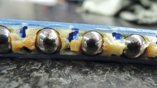 Effizient Gebrauchs- und Lebensdauer verlängern: Verschlissene Komponenten, beispielsweise Käfige und Wälzkörper, werden bei einer Instandsetzung getauscht.   (Bild: Franke)