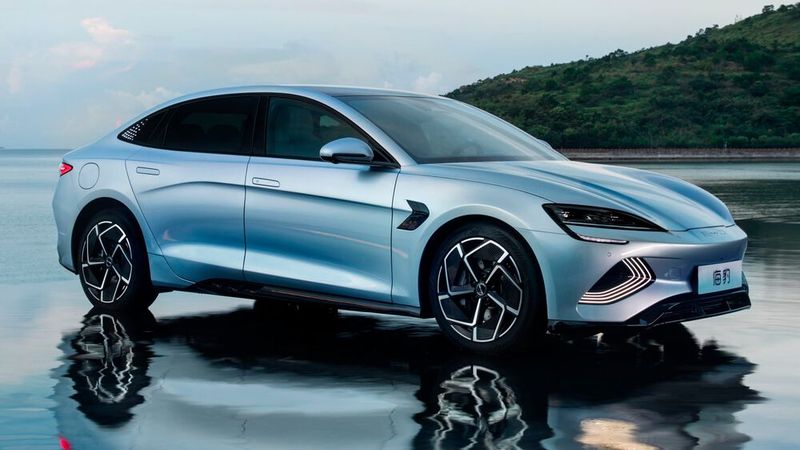 MIt dem Seal schickt BYD einen Konkurrenten für Teslas Model 3 auch in Europa auf die Straße. (Bild: BYD)