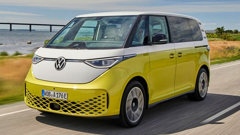 Bislang war der ID Buzz das Aushängeschild der Elektro-Transporterflotte von Volkswagen. Das soll sich nun ändern.(Bild:  VW)