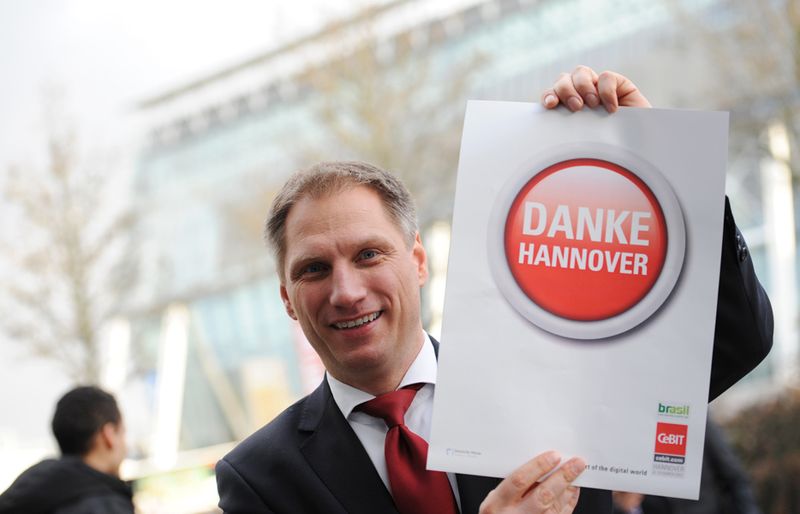 Frank Pörschmann, Leiter CeBIT, dankt Hannover für die großartige Unterstützung mit der Aktion Roter Punkt während des Ver.di-Streiks am Donnerstag. (Archiv: Vogel Business Media)