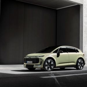 Die Form des Audi A2 E-tron erinnert an das ursprüngliche Modell. Etwa das nach hinten stark abfallende Dach. (Bild: Audi)