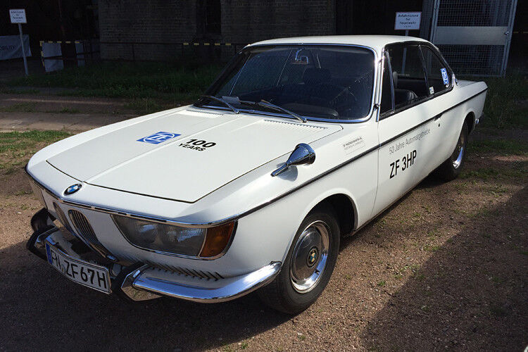 Das 3HP kam 1965 als das erste von ZF in Serie gefertigte Pkw-Stufenautomatgetriebe auf den Markt. Seine Fahrzeugpremiere erlebte es im BMW 2000 (Foto) ... (Foto: Claus-Peter Köth)