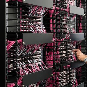 Speziell die großen Hyperscaler benötigen in Zukunft deutlich mehr Bandbreite.(Bild:  Rosenberger OSI)