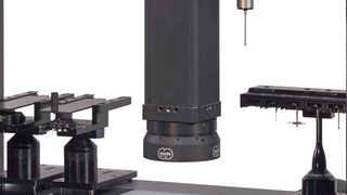 Scope Check FB DZ verfügt über zwei unabhängige Sensorachsen für kollisionsfreies Messen in der Fertigungsumgebung. (Werth Messtechnik)